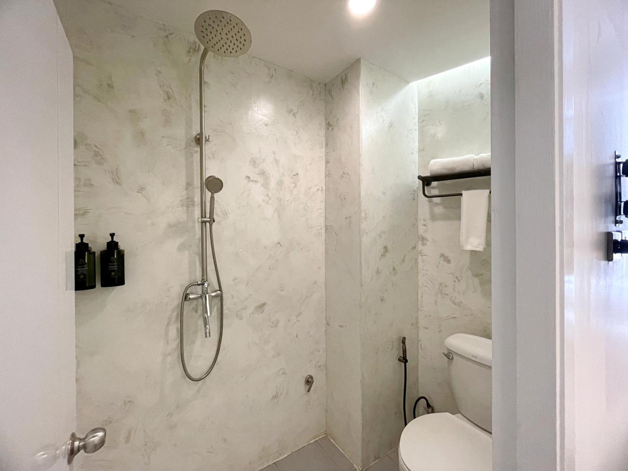 Aparthotel Arawana Express Sukhumvit 22 Bangkok Esterno foto