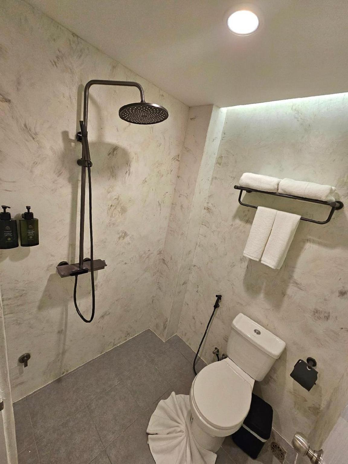 Aparthotel Arawana Express Sukhumvit 22 Bangkok Esterno foto